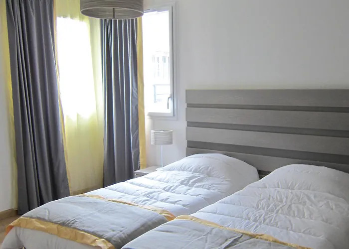 Lagrange Les Patios Eugénie Aparthotel