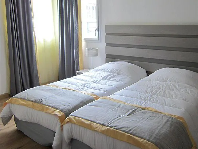 Aparthotel Lagrange Les Patios Eugénie 4*