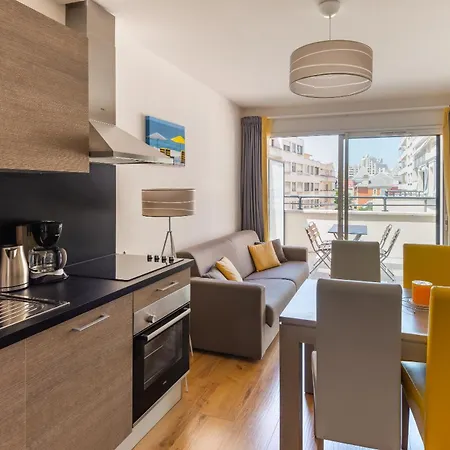 Lagrange Les Patios Eugenie מלון דירות 4*