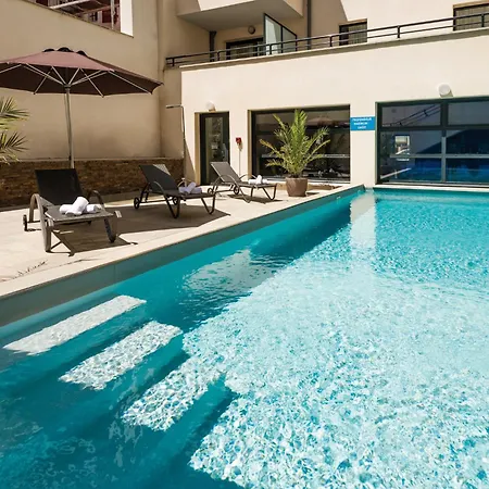 Lagrange Les Patios Eugenie Апарт-отель Биарриц