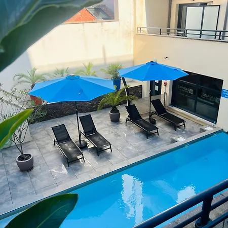 Hotel apartamentowy Lagrange Les Patios Eugenie 4*
