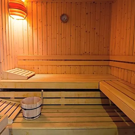 Lagrange Les Patios Eugénie 4*