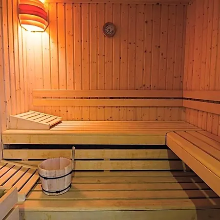 Hotel apartamentowy Lagrange Les Patios Eugenie 4*