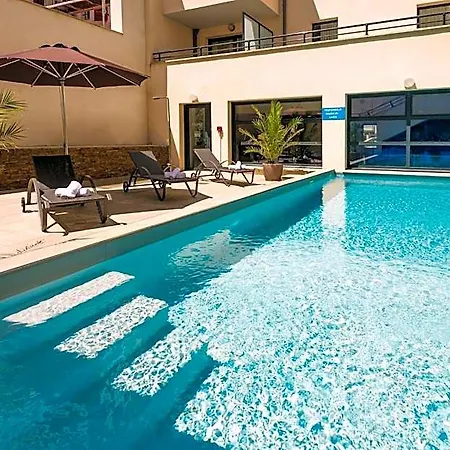 Appart hôtel Lagrange Les Patios Eugénie 4*