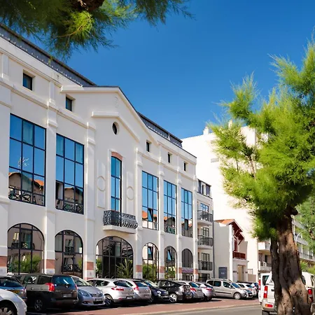 מלון דירות Lagrange Les Patios Eugenie 4*